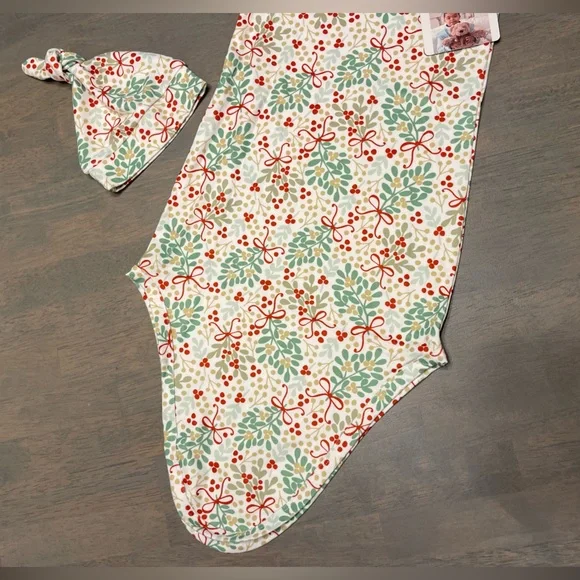 🎄 NEWBORN Charlie’s Project Gown & Hat | NWT | Christmas 🎄 - Picture 5 of 5